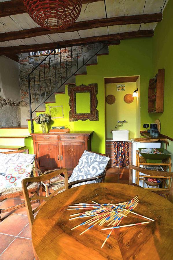 Il Cortile - Casa D'Artista Bed & Breakfast Casalzuigno Eksteriør bilde