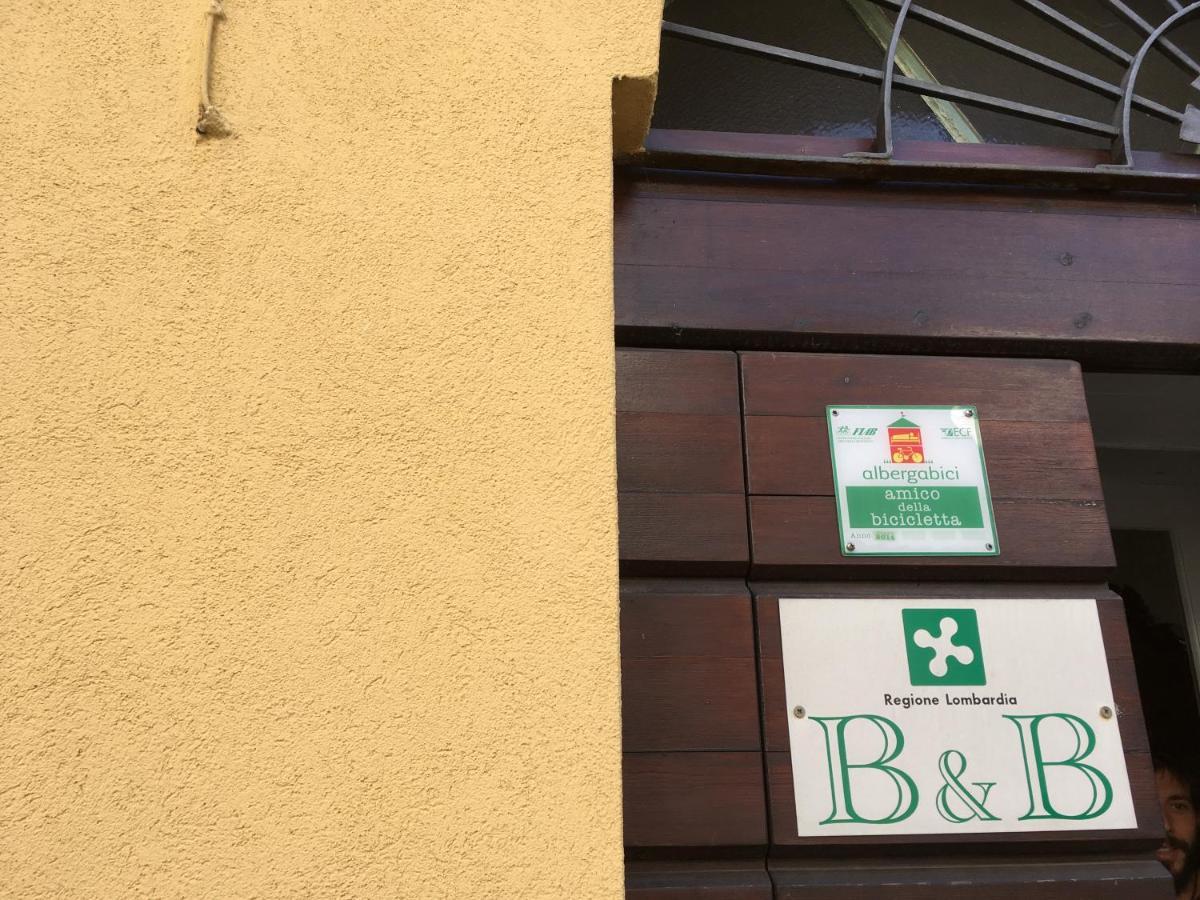 Il Cortile - Casa D'Artista Bed & Breakfast Casalzuigno Eksteriør bilde